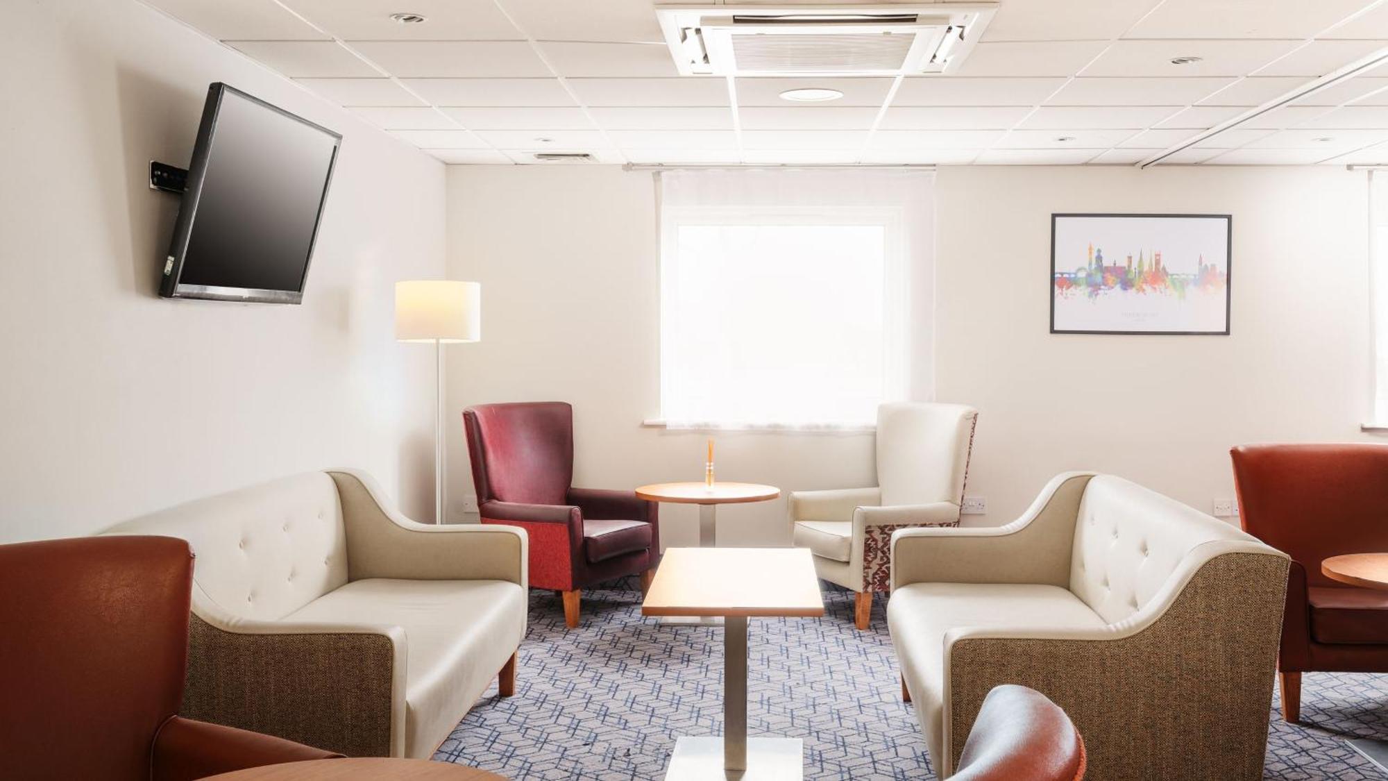 Express By Ihg Hotel 3*